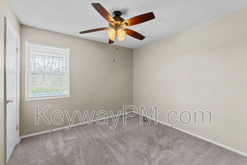 4553 Hillside Drive - Evanston property image