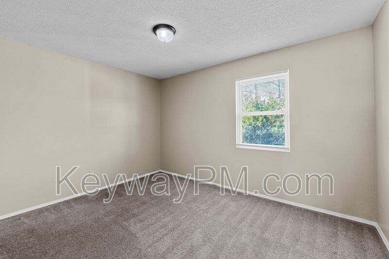 4553 Hillside Drive - Evanston property image