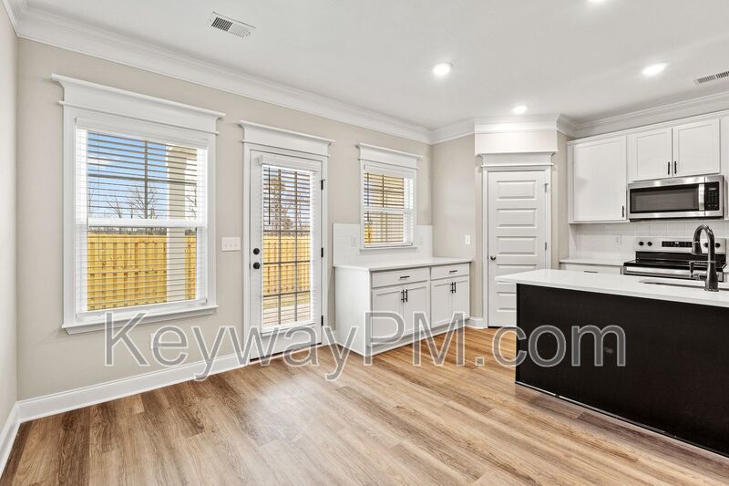 2076 Denmark Avenue SEMiller Landing property image