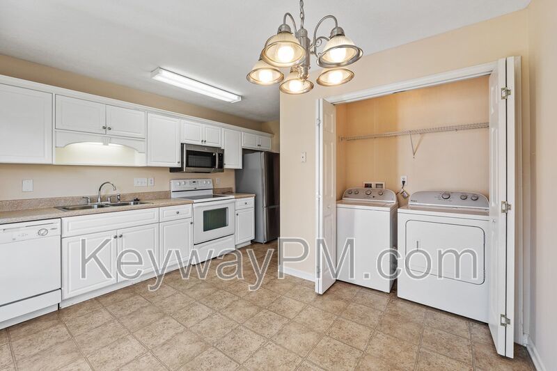 1721 Elizabeth Street - Magnolia Villas property image