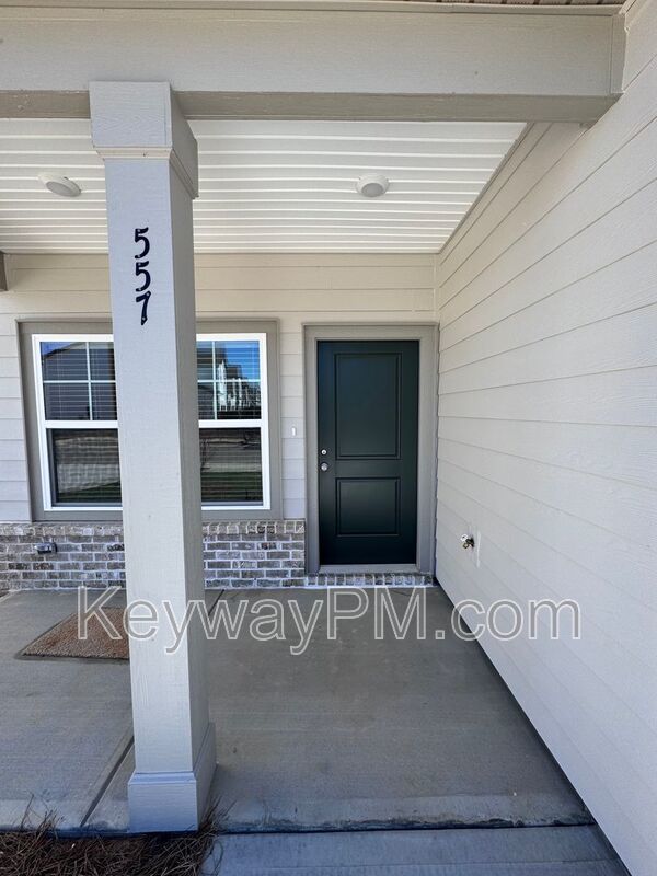 557 Yuma Lane - Village Square property image