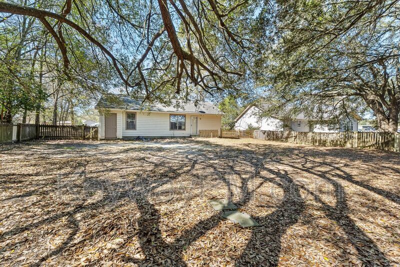 912 Jones Drive NW - Colonial Village property image