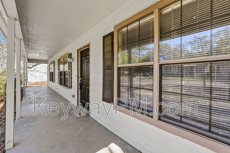 912 Jones Drive NW - Colonial Village property image