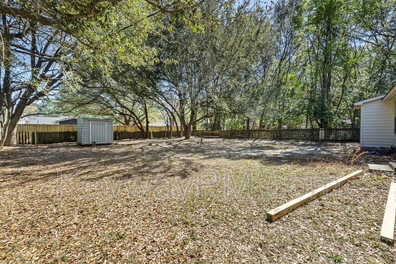 912 Jones Drive NW - Colonial Village property image