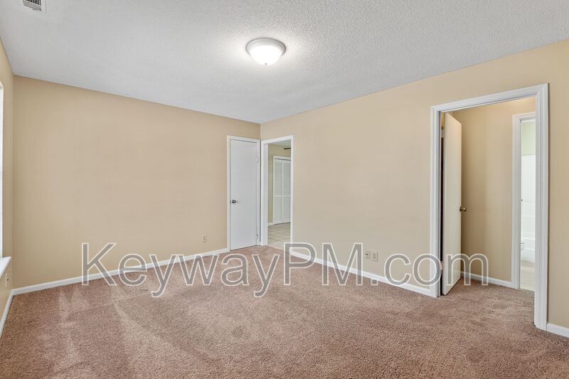 912 Jones Drive NW - Colonial Village property image