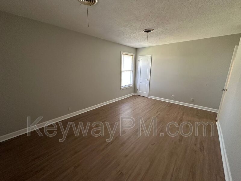 3018 Acorn - Thomas Woods property image