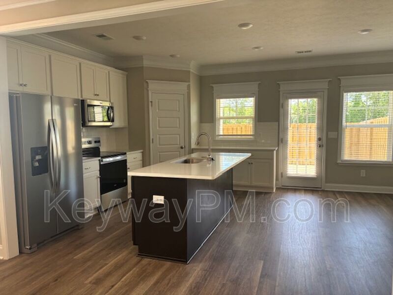 2044 Denmark Ave- Miller landing property image