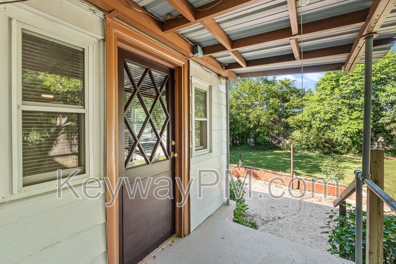 2423 Brentwood Place property image