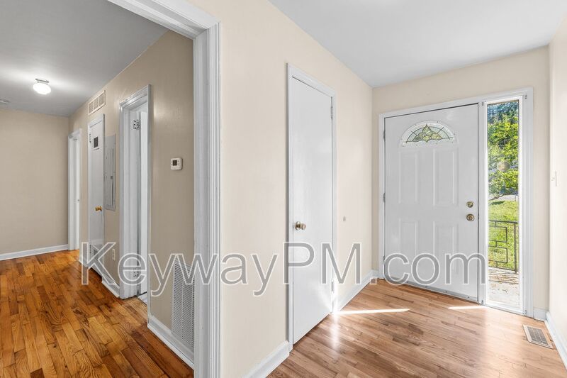 2423 Brentwood Place property image