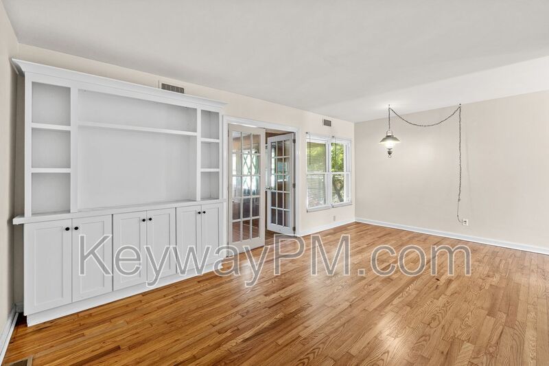 2423 Brentwood Place property image