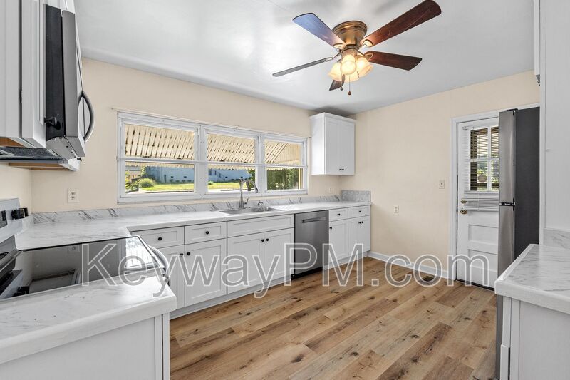2423 Brentwood Place property image