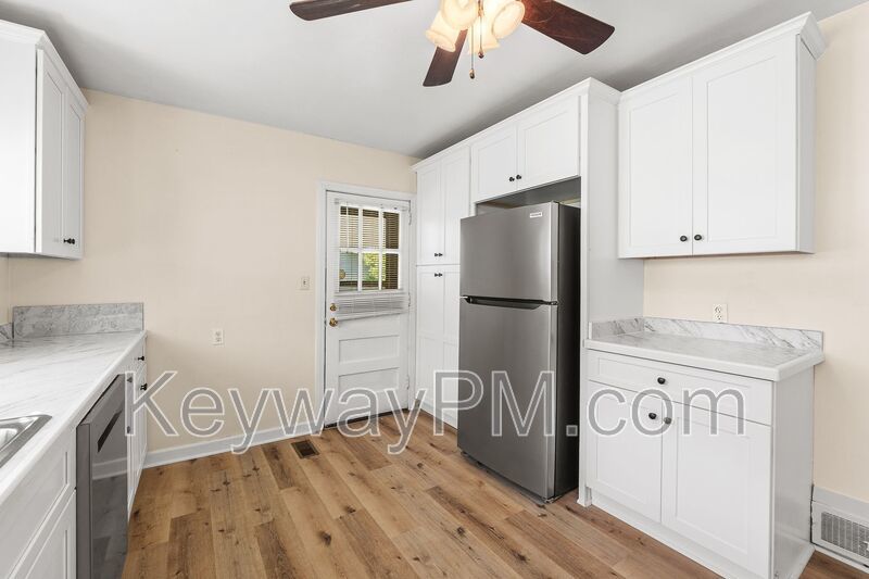 2423 Brentwood Place property image