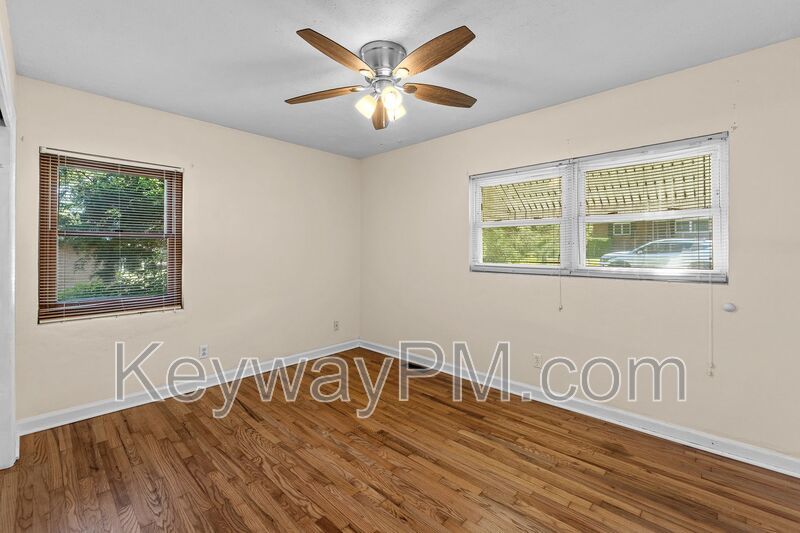 2423 Brentwood Place property image