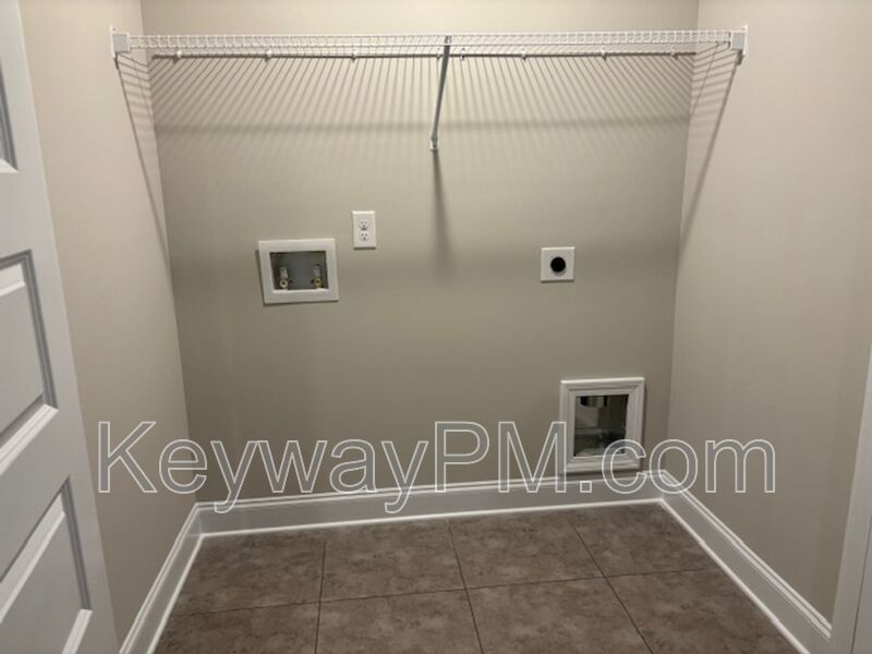 3015 Venetian Drive- Village Square property image