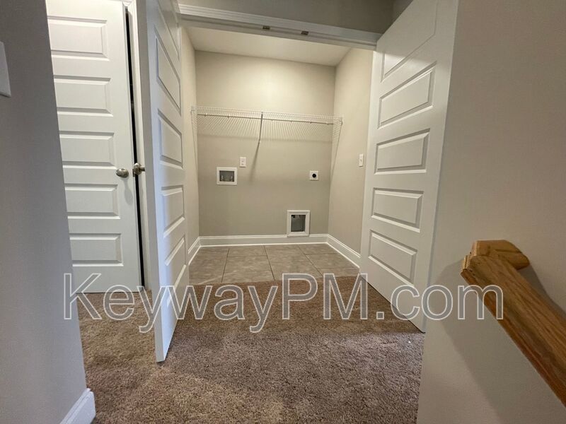 3035 Venetian Drive- Village Square property image