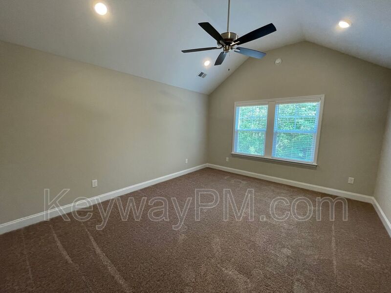3035 Venetian Drive- Village Square property image
