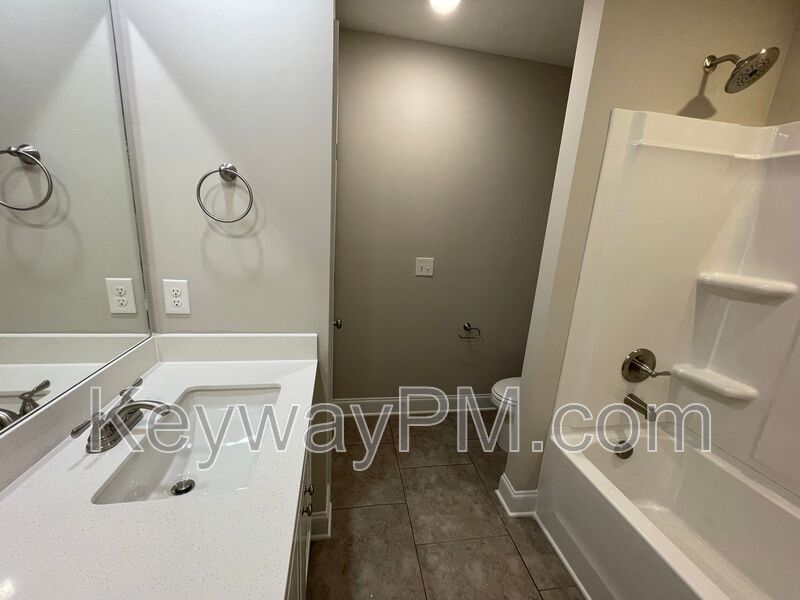 3035 Venetian Drive- Village Square property image