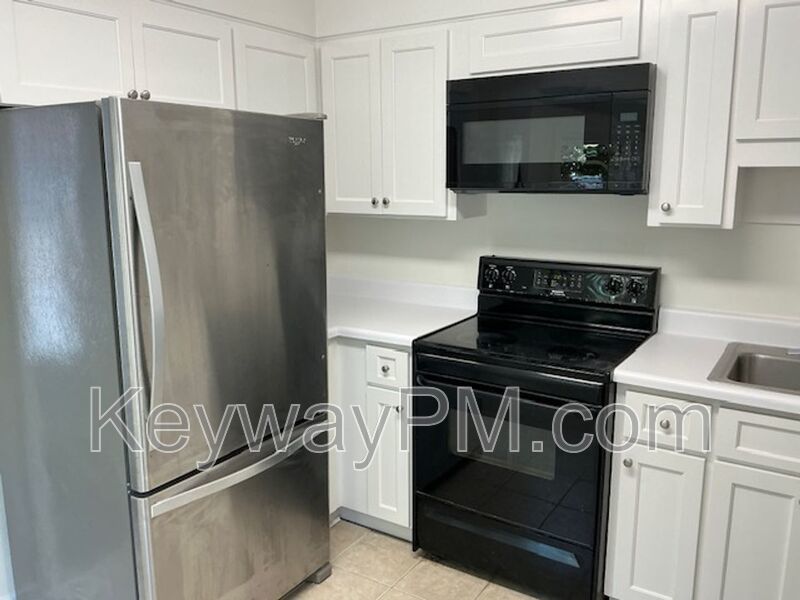 3204 North Wimbledon - Forest Hills Racquet Club property image