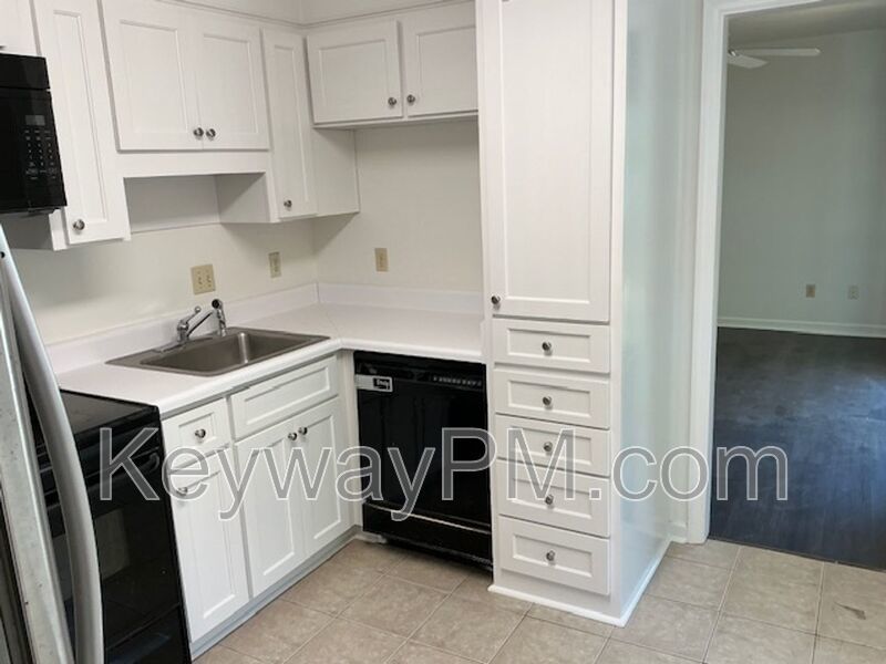 3204 North Wimbledon - Forest Hills Racquet Club property image