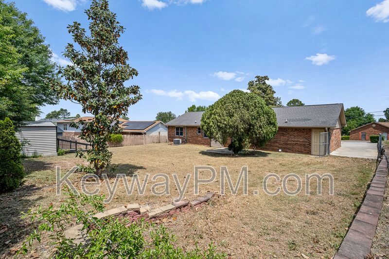 3420 Linderwood Drive-Pepperidge property image