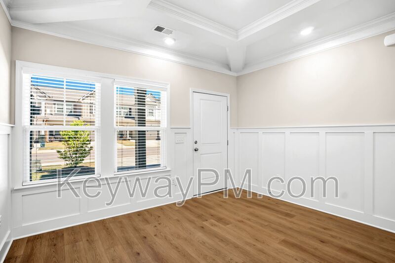 3045 Venetian Drive- Village Square property image