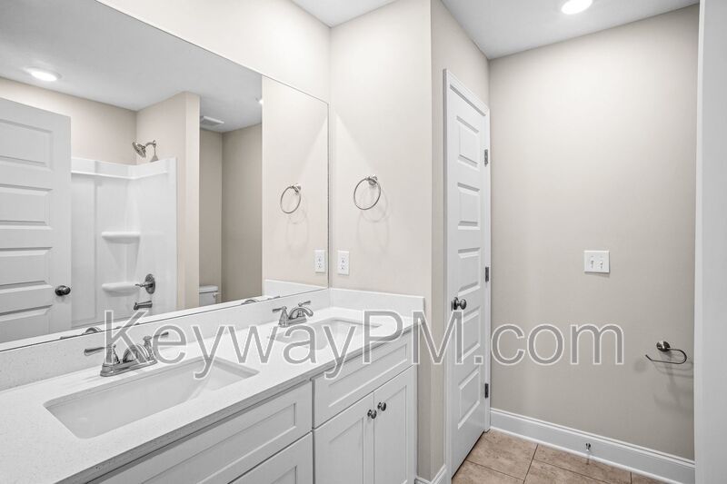 3045 Venetian Drive- Village Square property image