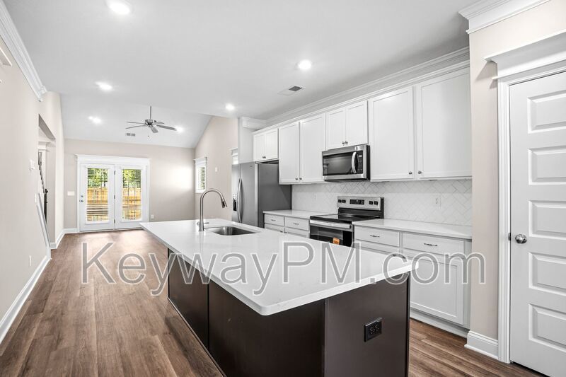 2071 Denmark Ave SE - Miller Landing property image