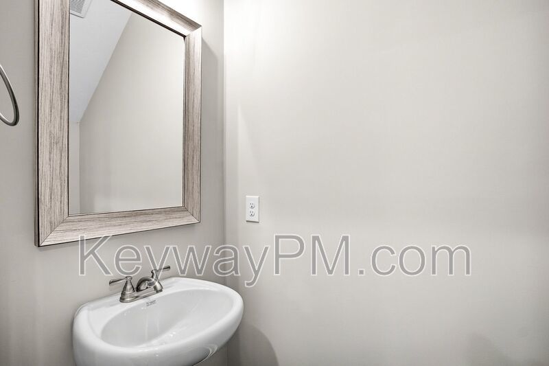 2071 Denmark Ave SE - Miller Landing property image