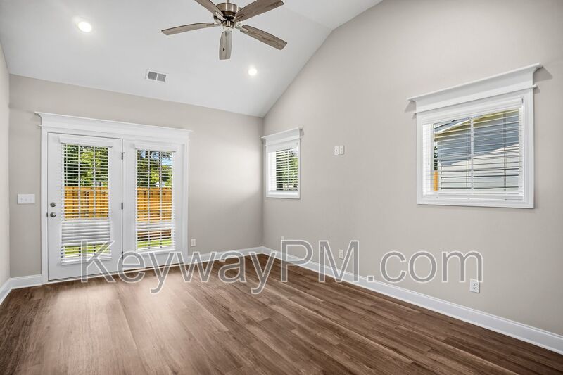 2071 Denmark Ave SE - Miller Landing property image