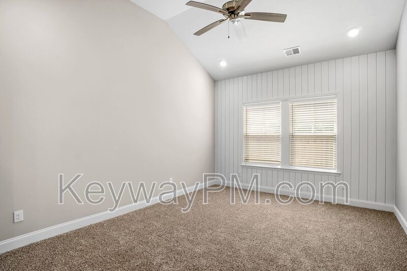2071 Denmark Ave SE - Miller Landing property image
