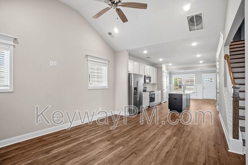 2071 Denmark Ave SE - Miller Landing property image