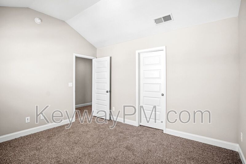 2071 Denmark Ave SE - Miller Landing property image