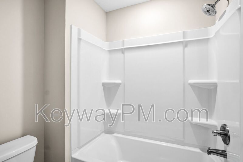 2071 Denmark Ave SE - Miller Landing property image