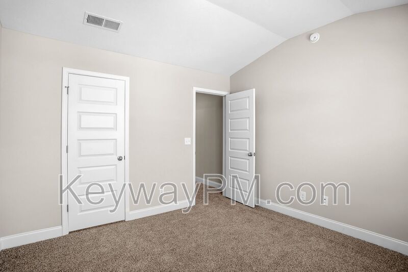 2071 Denmark Ave SE - Miller Landing property image