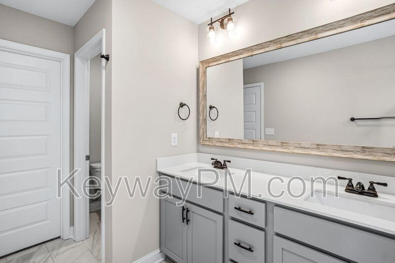 2099 Denmark Ave- Miller Landing property image