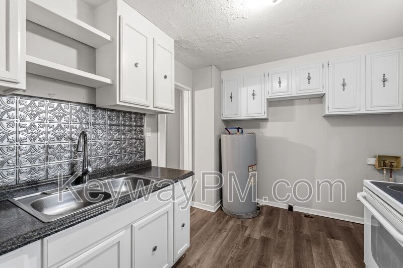 608 Carolina Springs property image