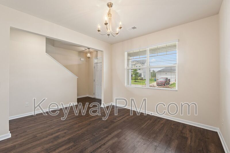 3262 Carmine Avenue - High Hills property image