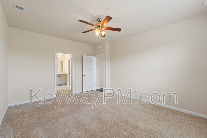 3262 Carmine Avenue - High Hills property image
