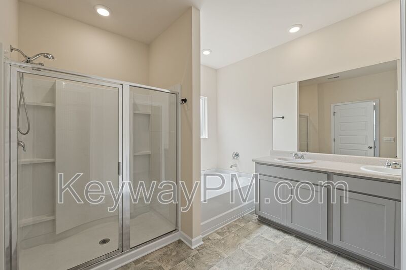 3262 Carmine Avenue - High Hills property image