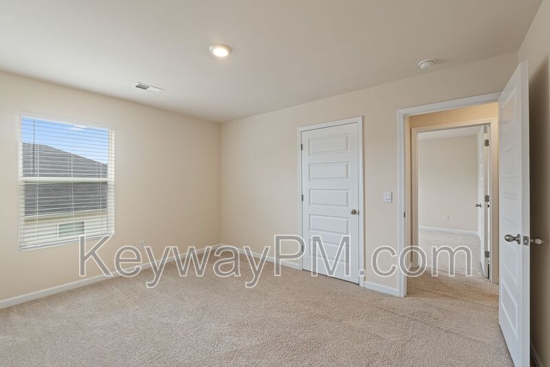 3262 Carmine Avenue - High Hills property image