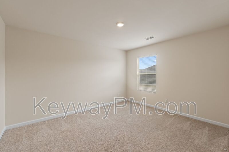 3262 Carmine Avenue - High Hills property image