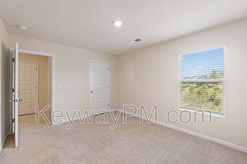 3262 Carmine Avenue - High Hills property image