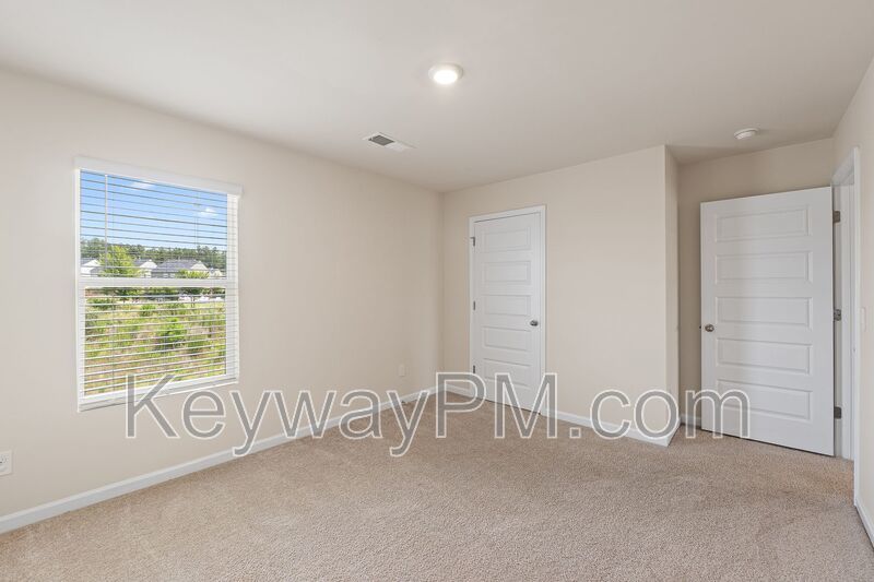 3262 Carmine Avenue - High Hills property image