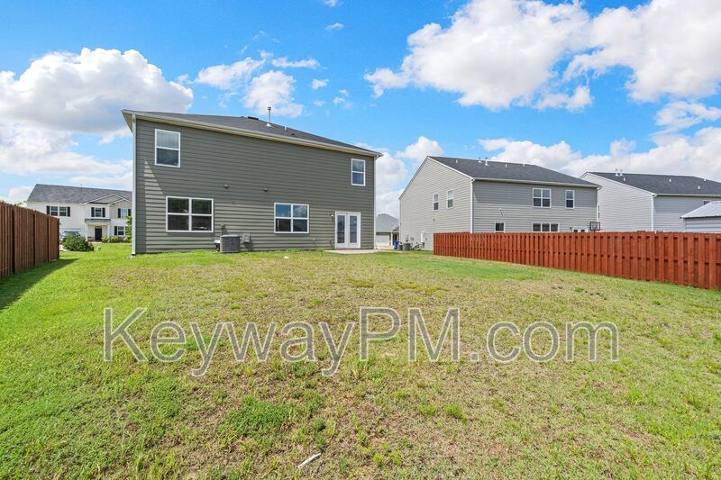3262 Carmine Avenue - High Hills property image