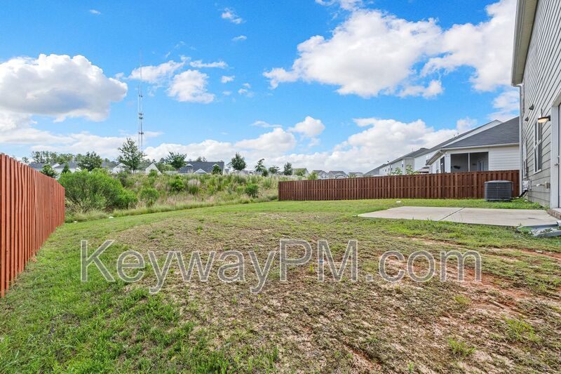 3262 Carmine Avenue - High Hills property image