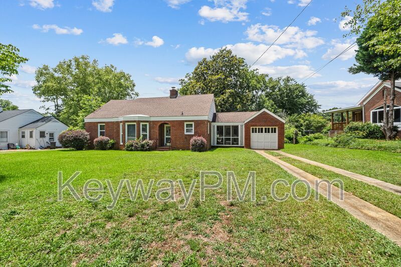 2334 Redwood Drive property image