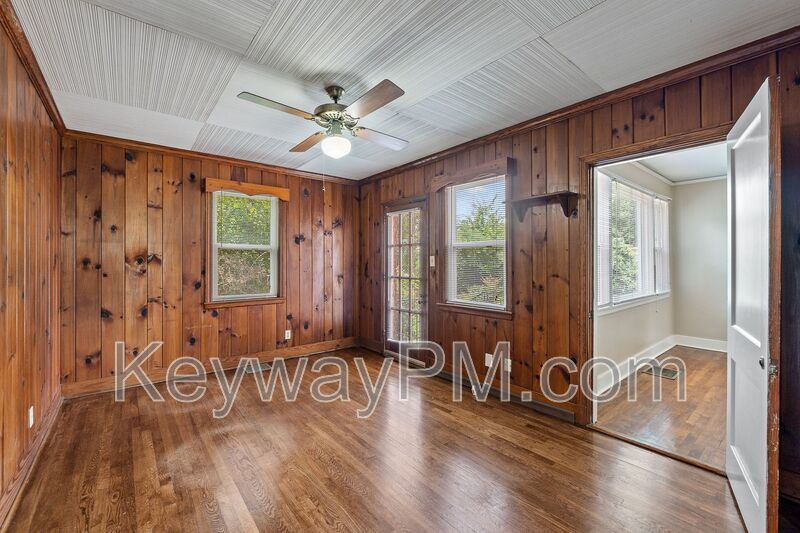 2334 Redwood Drive property image