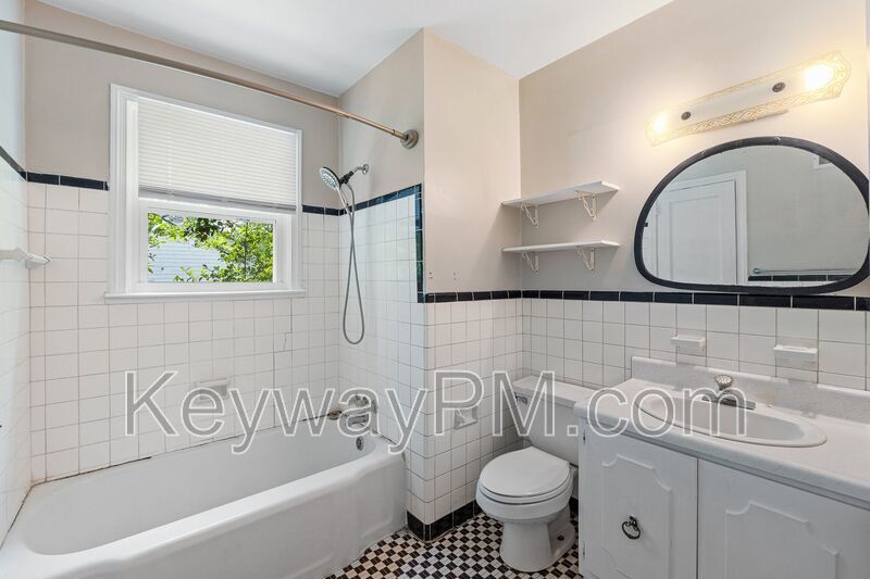 2334 Redwood Drive property image