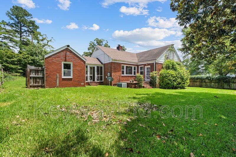 2334 Redwood Drive property image