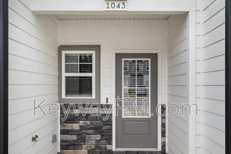 1043 Linsmore Ave- Canterbury Farms property image
